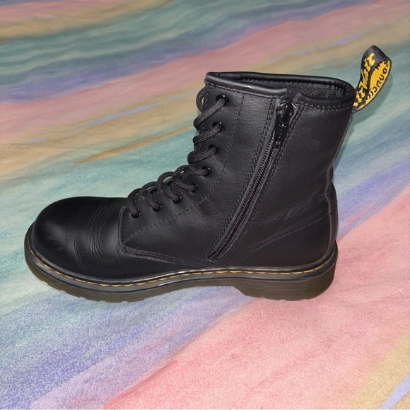 Dr. Martens 1460 Black Leather Boots – Women’s size 6 - Picture 5 of 8